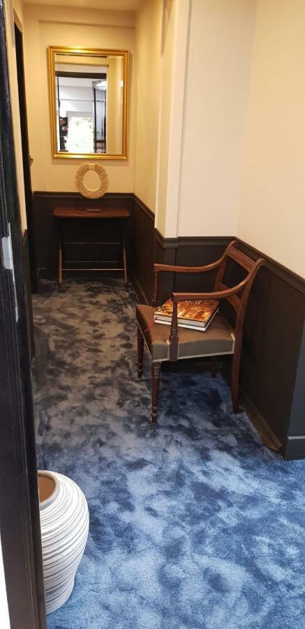Les Grands Arbres Bed & Breakfast Брюксел Екстериор снимка